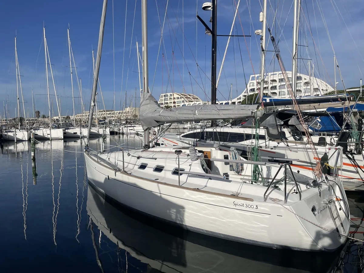 First 300 Spirit amarré au port de La Grande-Motte après son refit