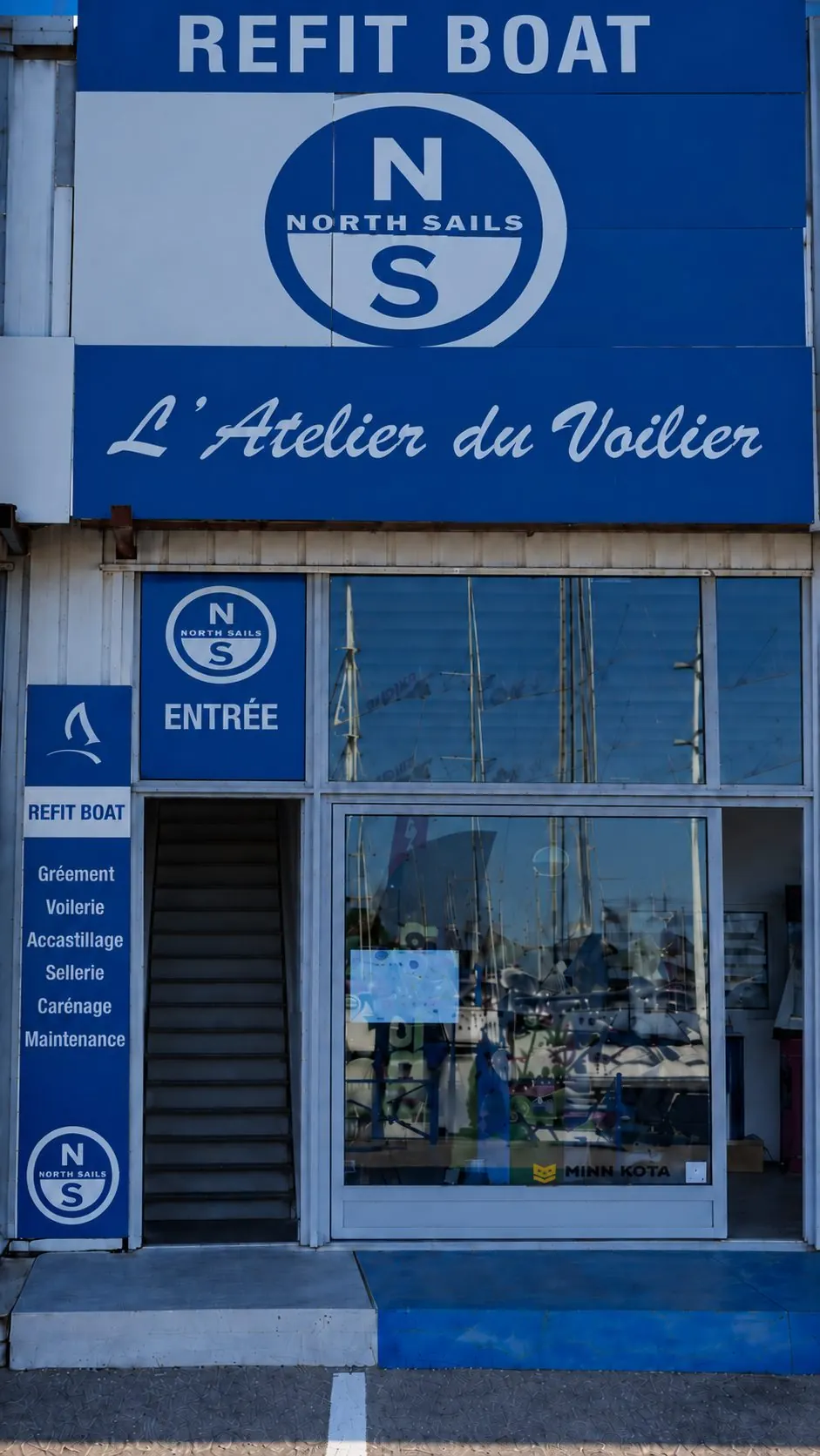 Façade du magasin Refit Boat sous l’enseigne North Sails