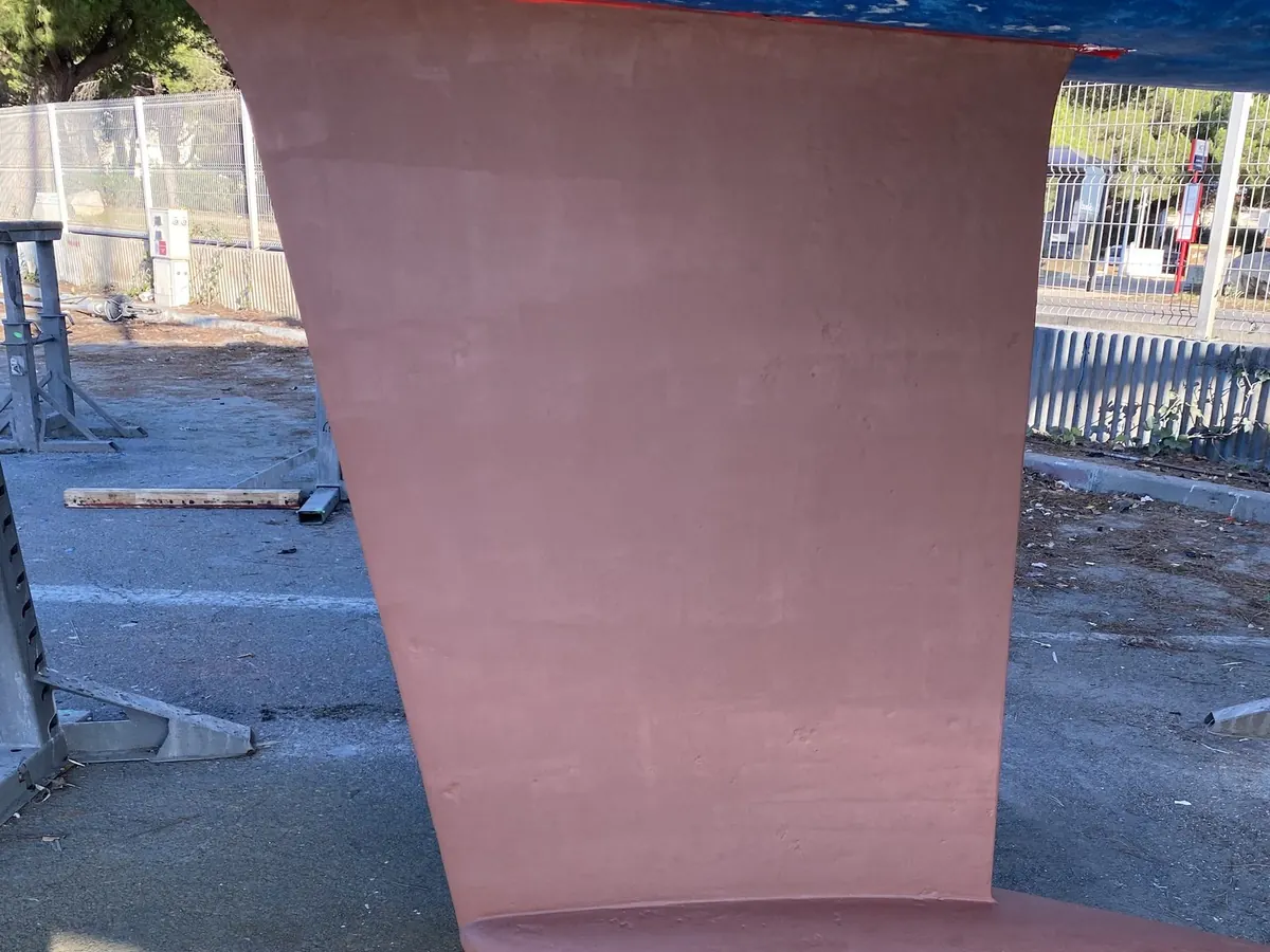 Quille en fonte traitée, protection terminée avant antifouling